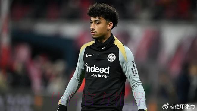 记者：皇马巴萨曼联有意22岁法兰克福后卫布朗